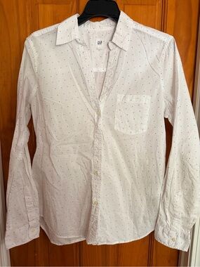 GAP White Long-Sleeve Button-Down Shirt with Micro Dot Pattern